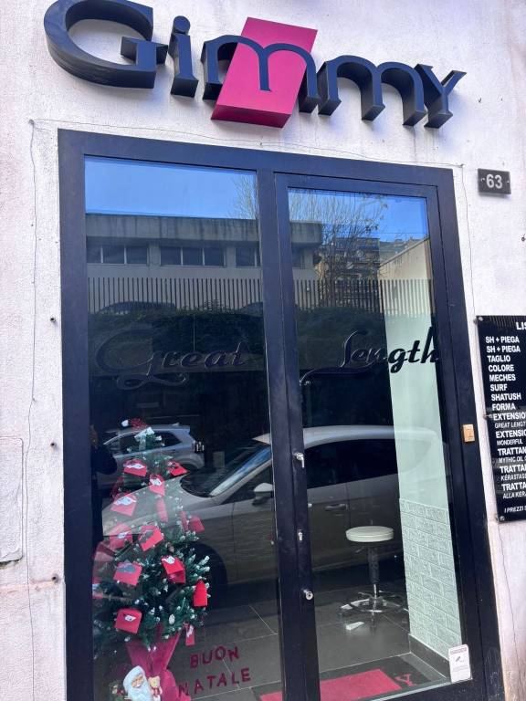negozio in affitto a Napoli in zona Fuorigrotta