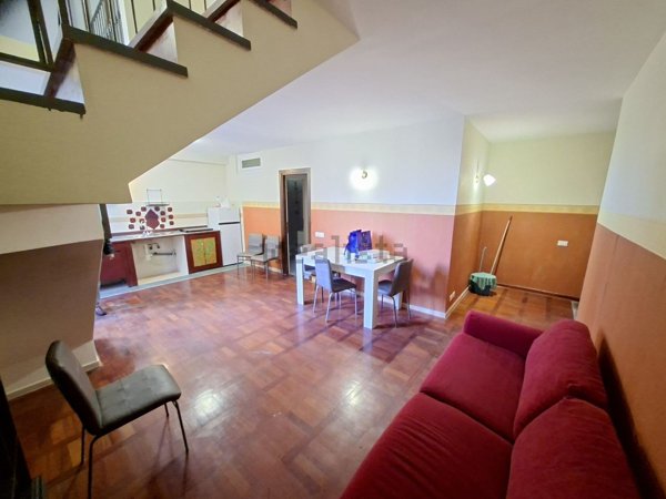 appartamento in affitto a Napoli in zona Stella
