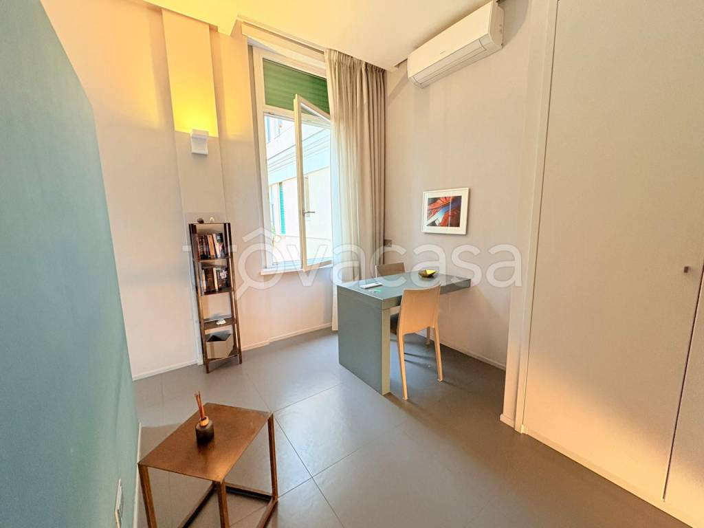 appartamento in affitto a Napoli in zona Chiaia