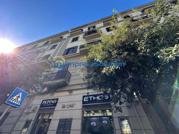 negozio in affitto a Napoli in zona Pendino / San Giuseppe