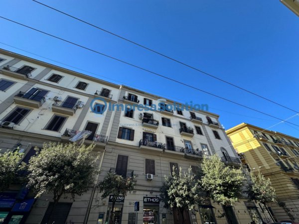 negozio in affitto a Napoli in zona Pendino / San Giuseppe