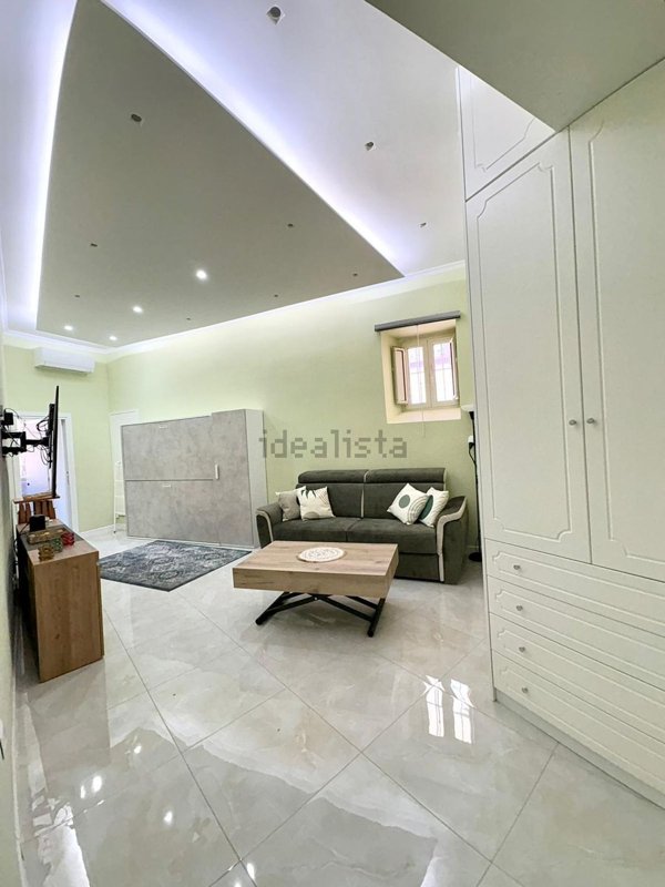 appartamento in affitto a Napoli in zona Stella