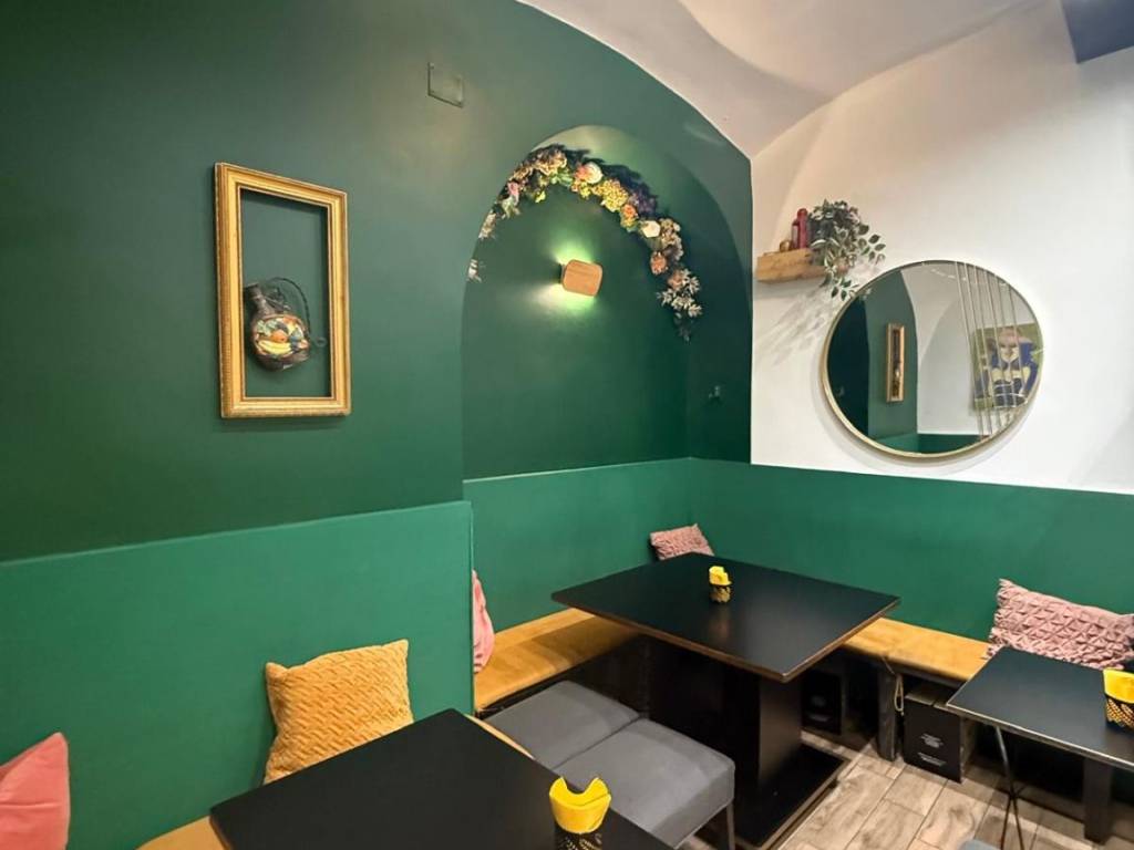 negozio in affitto a Napoli in zona Vomero