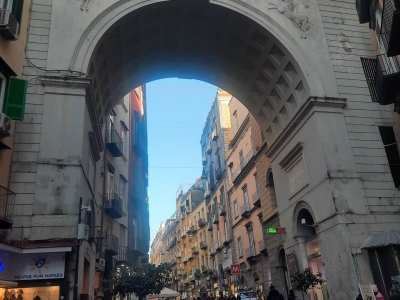 negozio in affitto a Napoli in zona Chiaia