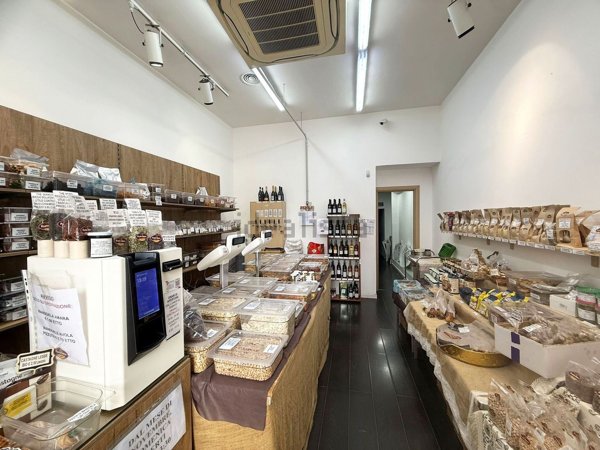 locale commerciale in affitto a Napoli in zona Capodimonte / Colli Aminei