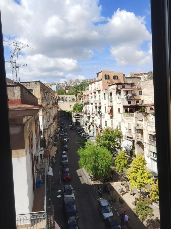 appartamento in affitto a Napoli in zona Stella