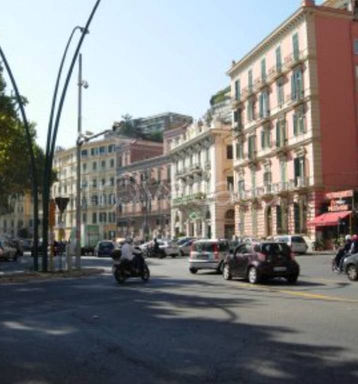 appartamento in affitto a Napoli in zona Chiaia