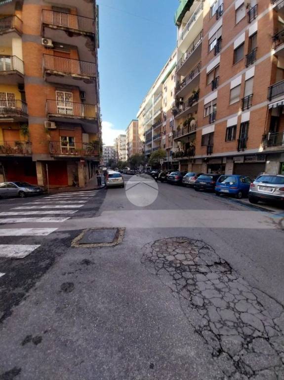 negozio in affitto a Napoli