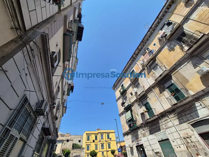 negozio in affitto a Napoli