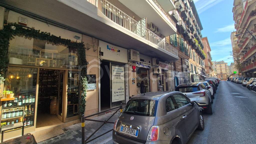 negozio in affitto a Napoli in zona Vomero