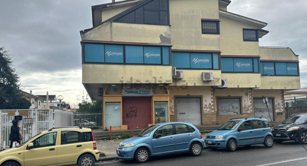 ufficio in affitto a Napoli in zona Fuorigrotta