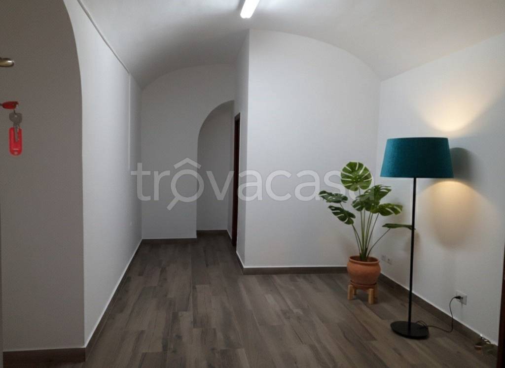 negozio in affitto a Napoli in zona Vomero