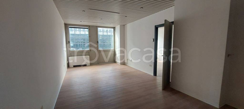 ufficio in affitto a Napoli