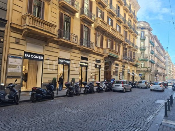 appartamento in affitto a Napoli in zona Chiaia