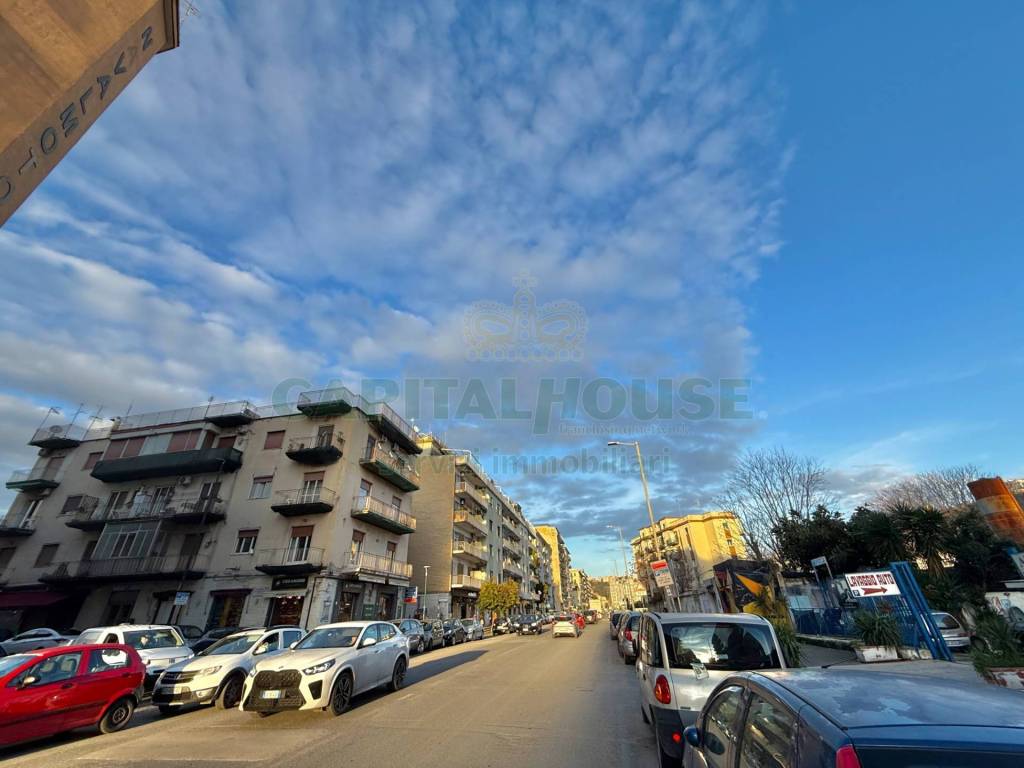 negozio in affitto a Napoli in zona Fuorigrotta
