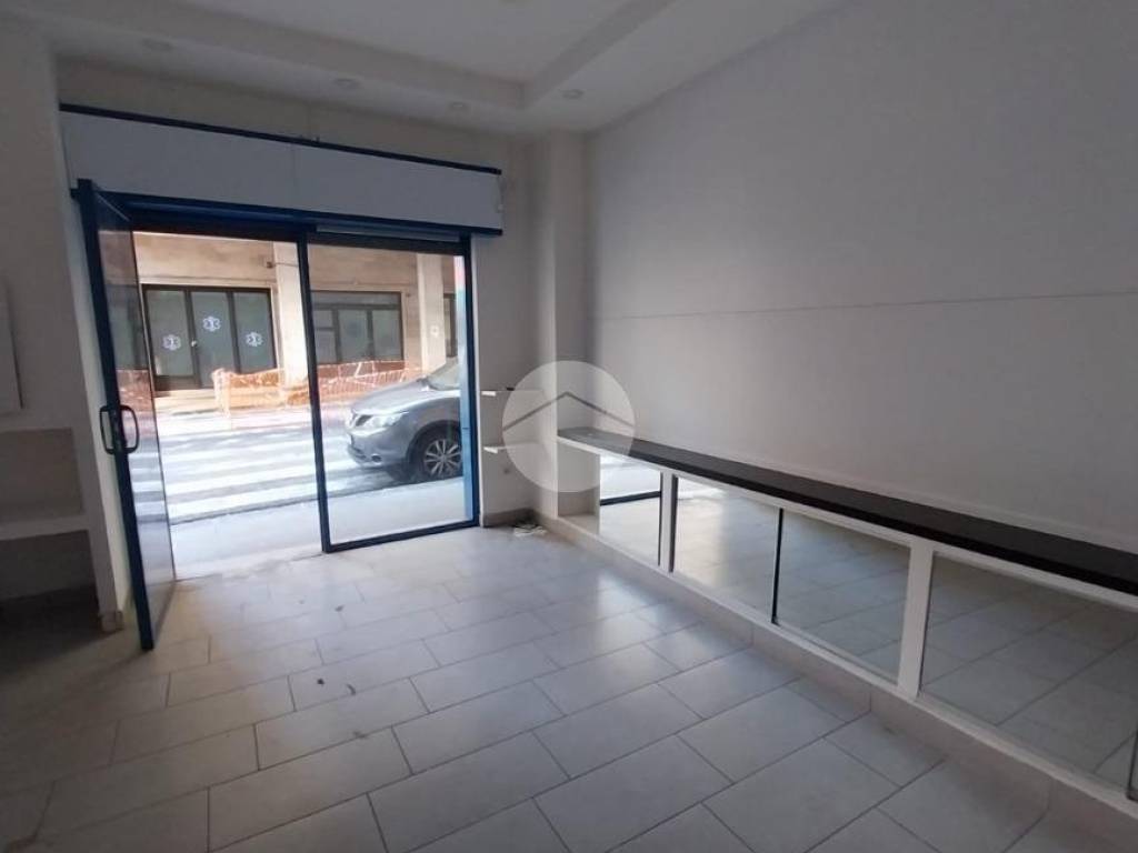 negozio in affitto a Napoli in zona Camaldoli