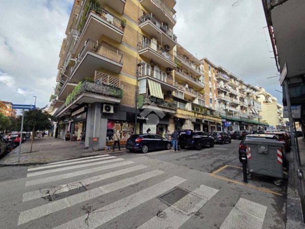 negozio in affitto a Napoli in zona Soccavo