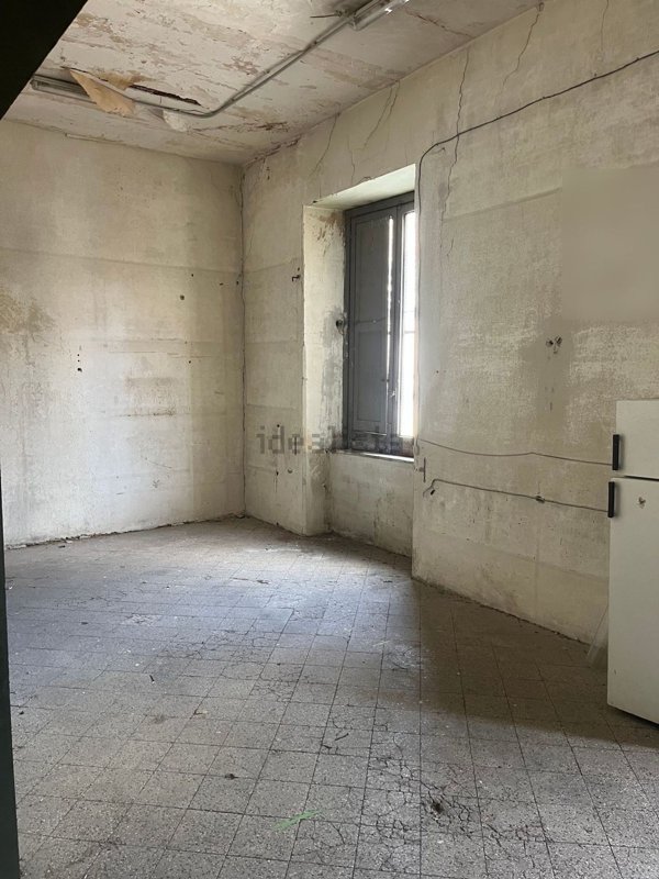 locale commerciale in affitto a Napoli in zona Pendino / San Giuseppe