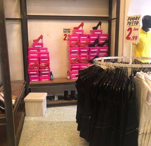 negozio in affitto a Napoli