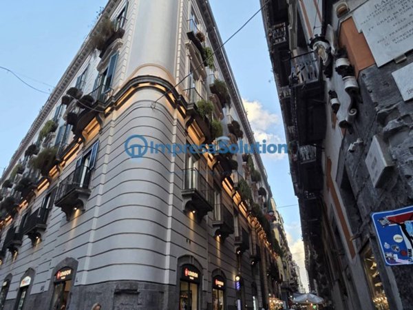 locale commerciale in affitto a Napoli