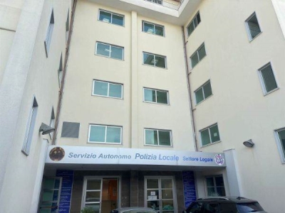 negozio in affitto a Napoli in zona Arenella