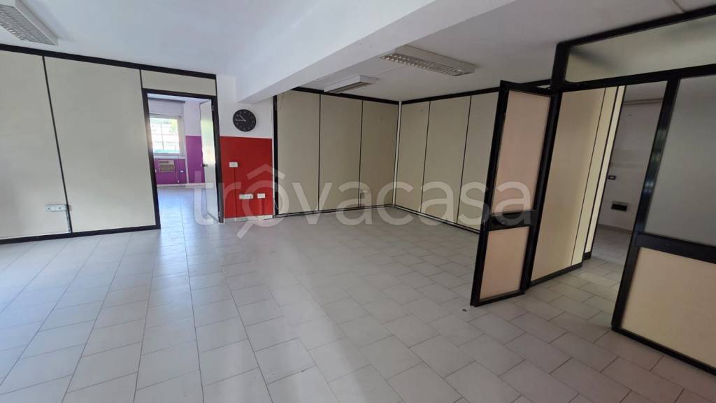 ufficio in affitto a Napoli in zona Fuorigrotta