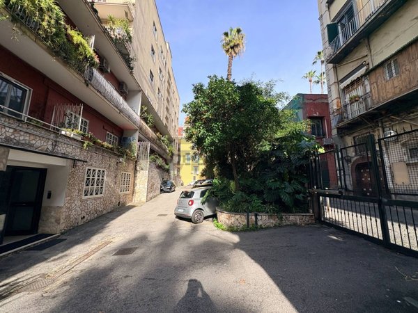 appartamento in affitto a Napoli in zona Chiaia