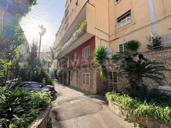 appartamento in affitto a Napoli in zona Chiaia