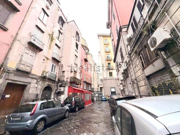 locale commerciale in affitto a Napoli