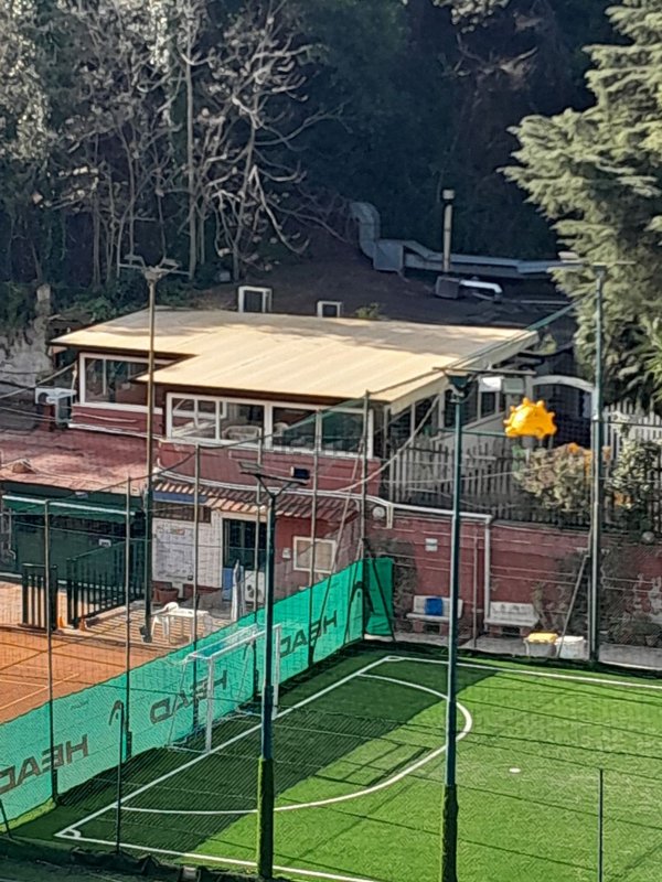 negozio in affitto a Napoli in zona Capodimonte / Colli Aminei