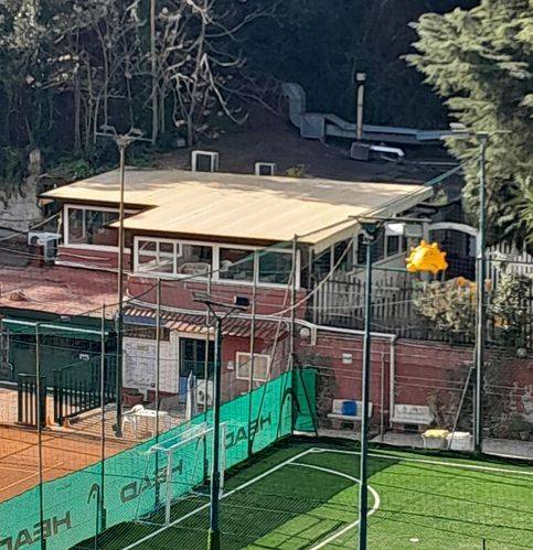 negozio in affitto a Napoli in zona Capodimonte / Colli Aminei