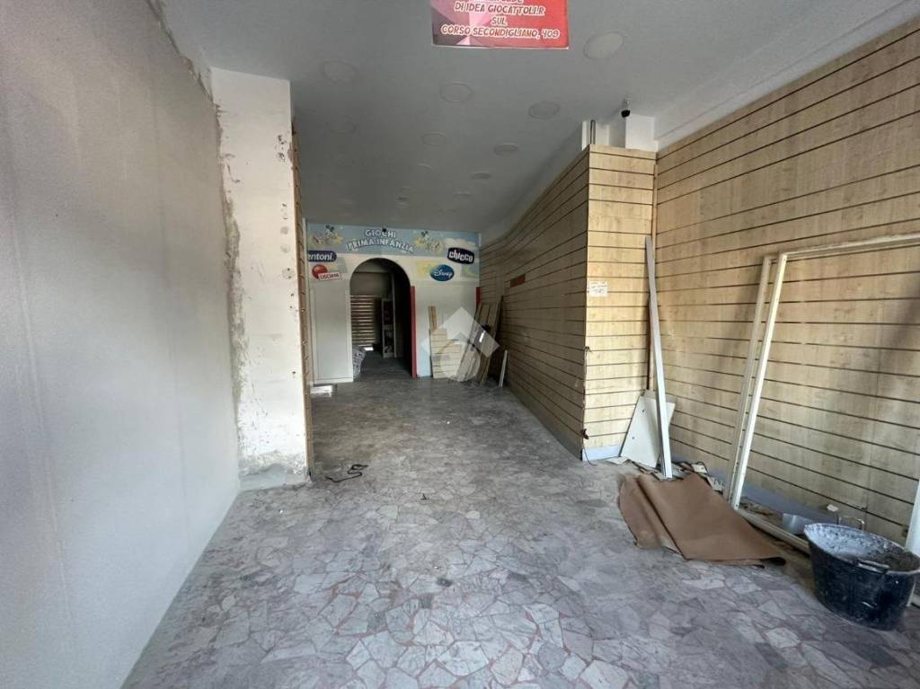 negozio in affitto a Napoli in zona Secondigliano