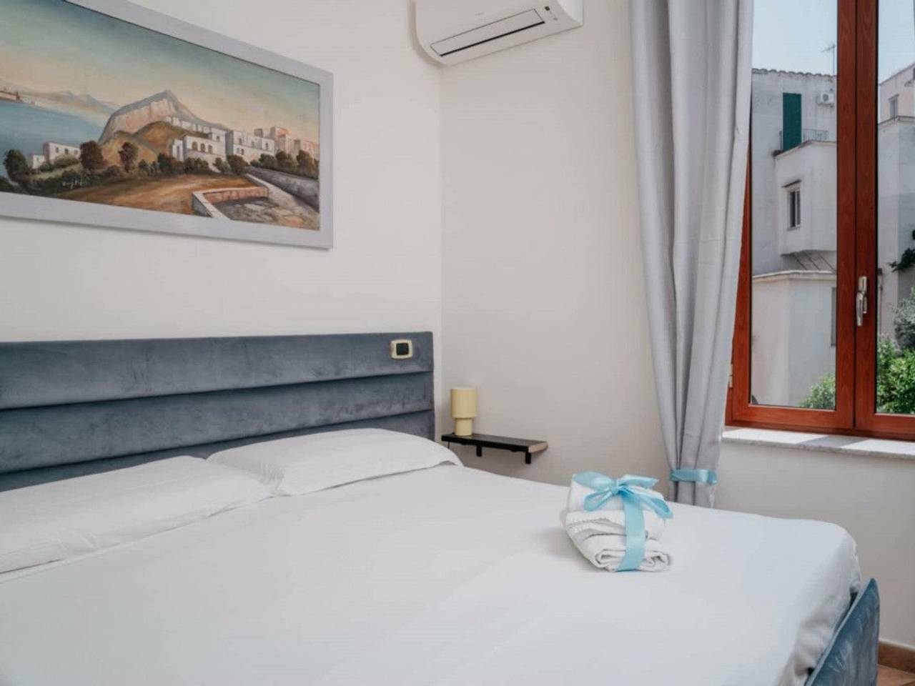 appartamento in affitto a Napoli in zona Chiaia