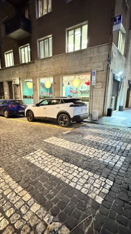 negozio in affitto a Napoli in zona Guantai