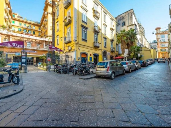 appartamento in affitto a Napoli in zona Chiaia