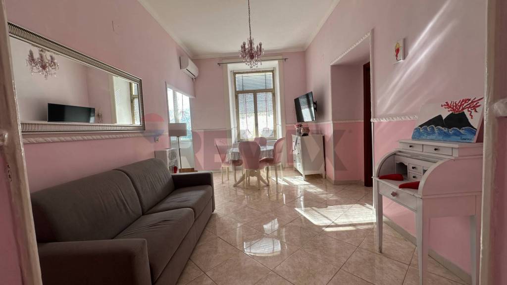 appartamento in affitto a Napoli in zona Chiaia