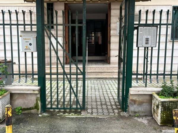 appartamento in affitto a Napoli in zona Stella