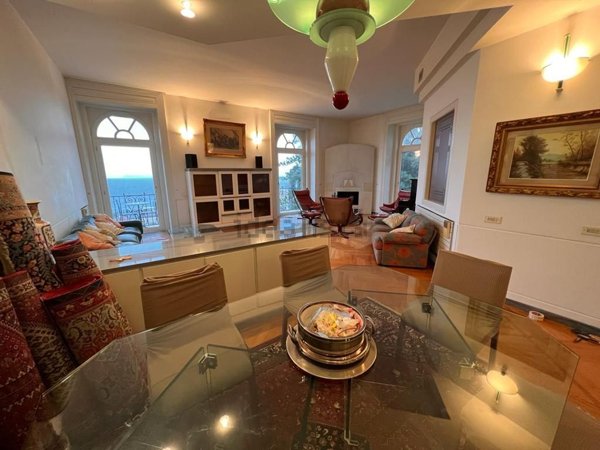 appartamento in affitto a Napoli in zona Chiaia