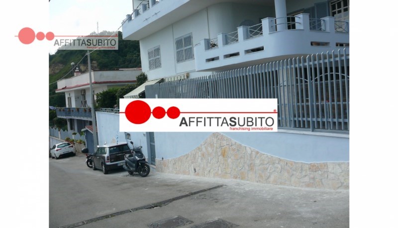 casa indipendente in affitto a Napoli in zona Camaldoli