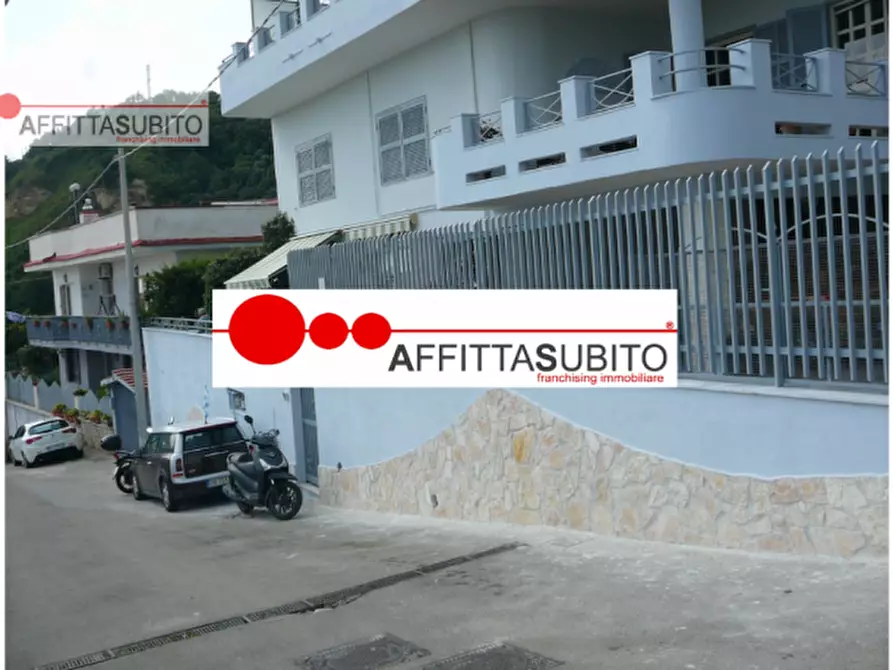 casa indipendente in affitto a Napoli in zona Camaldoli