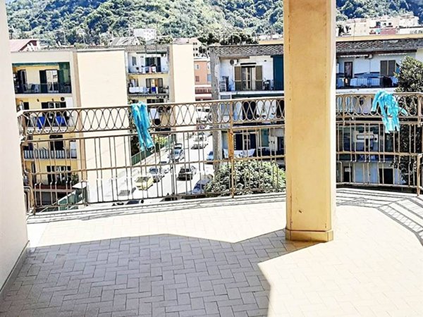 appartamento in affitto a Napoli in zona Bagnoli