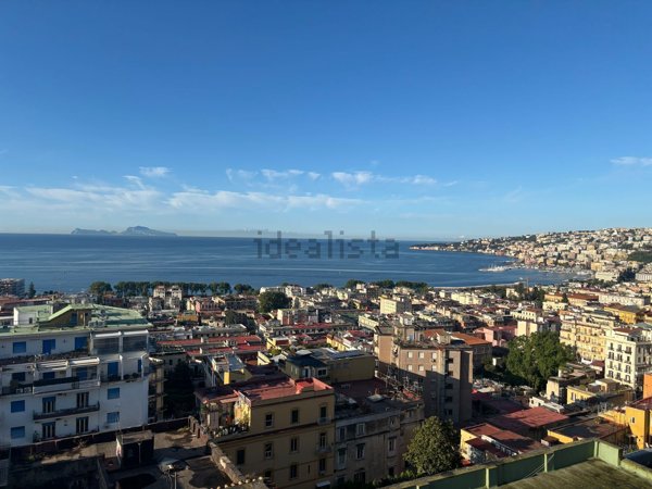 appartamento in affitto a Napoli in zona Chiaia