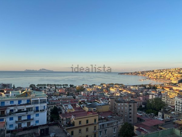 appartamento in affitto a Napoli in zona Chiaia