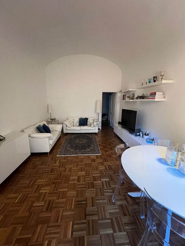 appartamento in affitto a Napoli in zona Chiaia