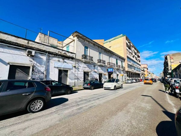 negozio in affitto a Napoli in zona San Giovanni a Teduccio