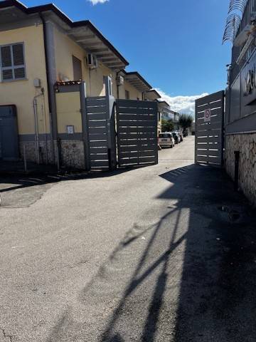 ufficio in affitto a Napoli in zona Barra