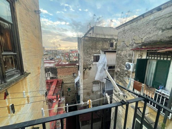 appartamento in affitto a Napoli in zona Stella