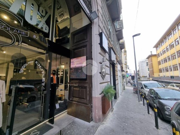 negozio in affitto a Napoli in zona Vomero