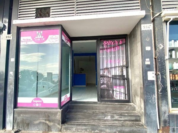 negozio in affitto a Napoli in zona Posillipo