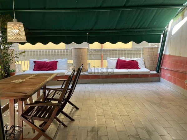 appartamento in affitto a Napoli in zona Chiaia